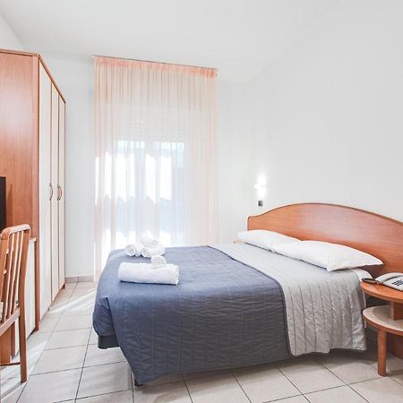 Hotel Villa Maria Cesenatico Buitenkant foto