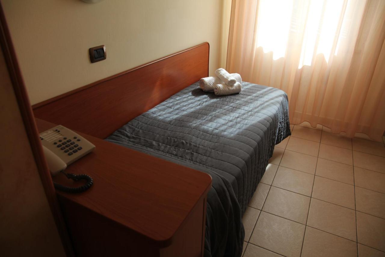 Hotel Villa Maria Cesenatico Buitenkant foto