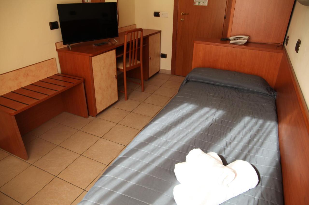 Hotel Villa Maria Cesenatico Buitenkant foto