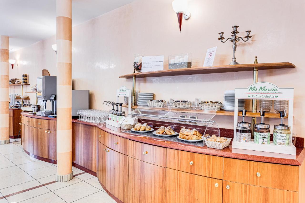 Hotel Villa Maria Cesenatico Buitenkant foto