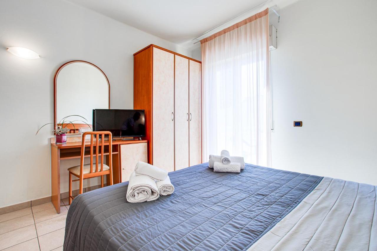 Hotel Villa Maria Cesenatico Buitenkant foto