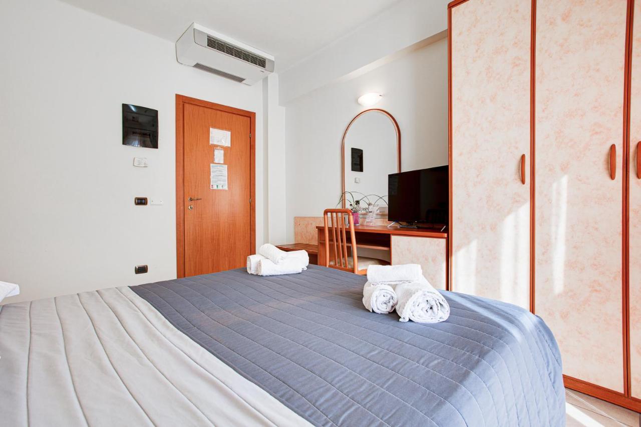 Hotel Villa Maria Cesenatico Buitenkant foto