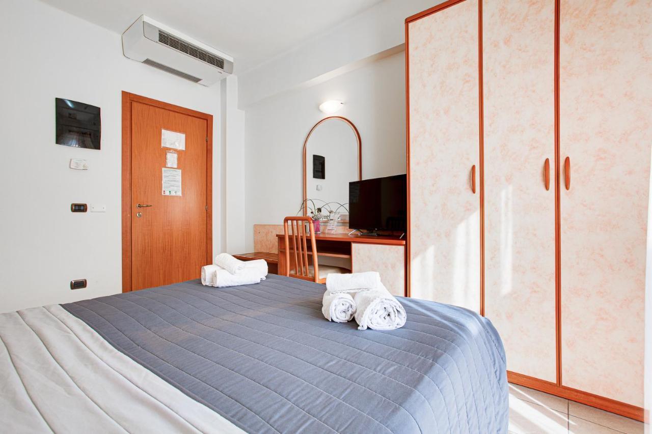 Hotel Villa Maria Cesenatico Buitenkant foto