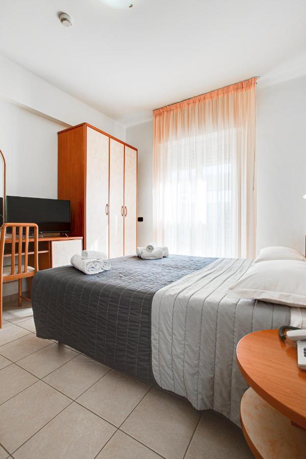 Hotel Villa Maria Cesenatico Buitenkant foto