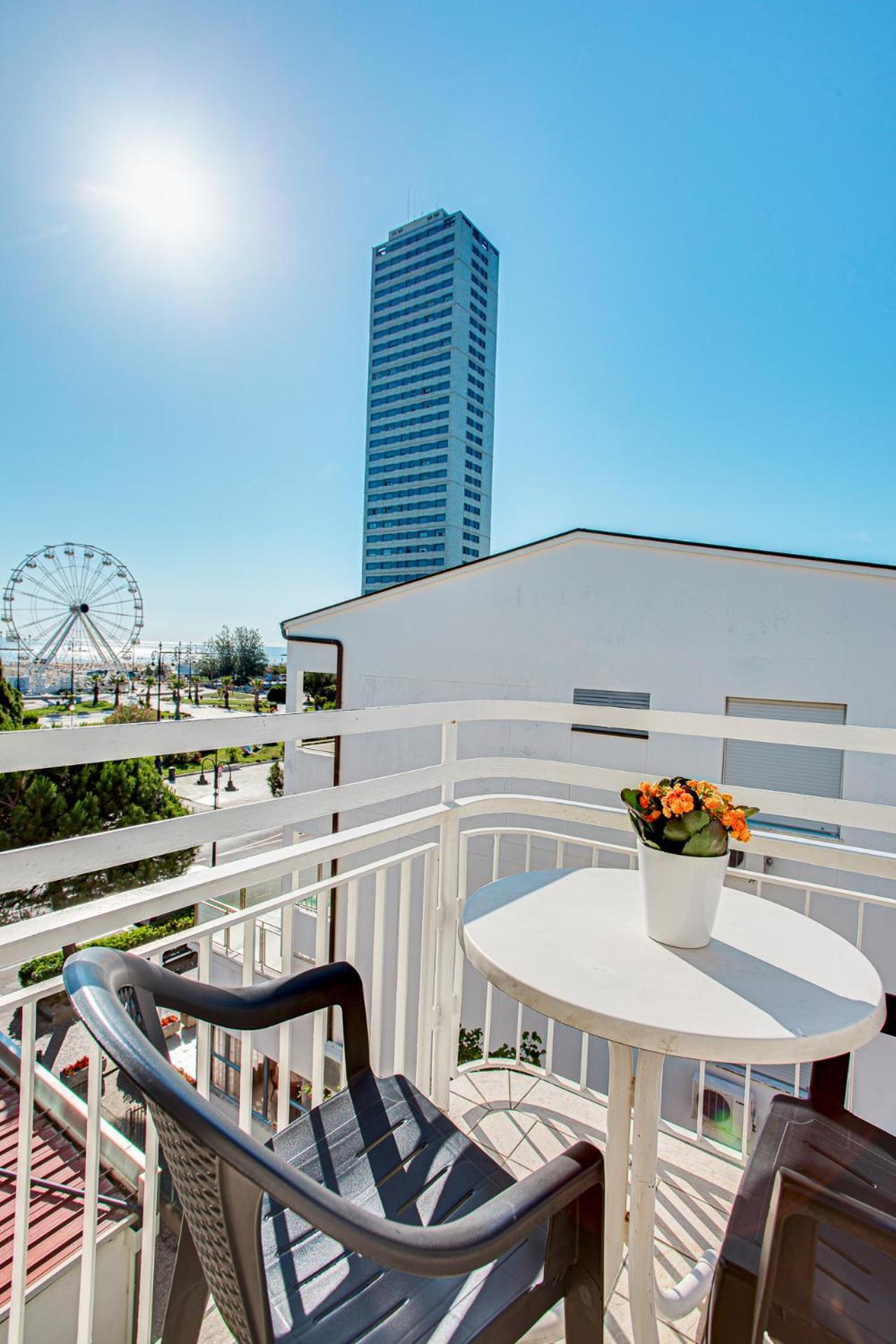 Hotel Villa Maria Cesenatico Buitenkant foto